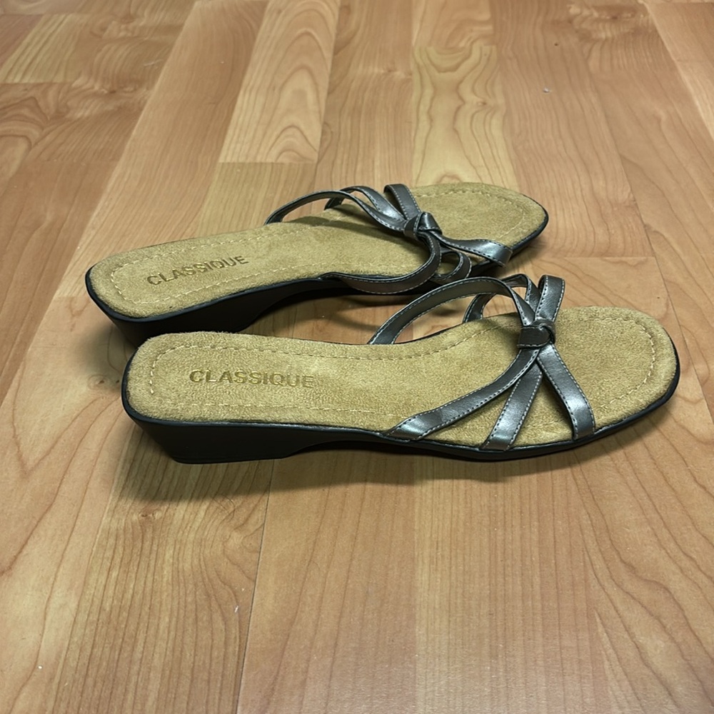 Classique Sandals - Picture 4 of 5
